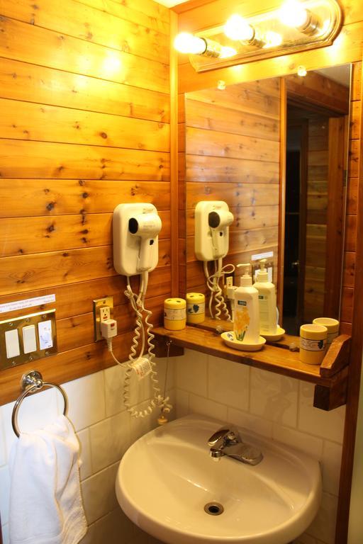 Celtic Haven Otel Jasper National Park Oda fotoğraf